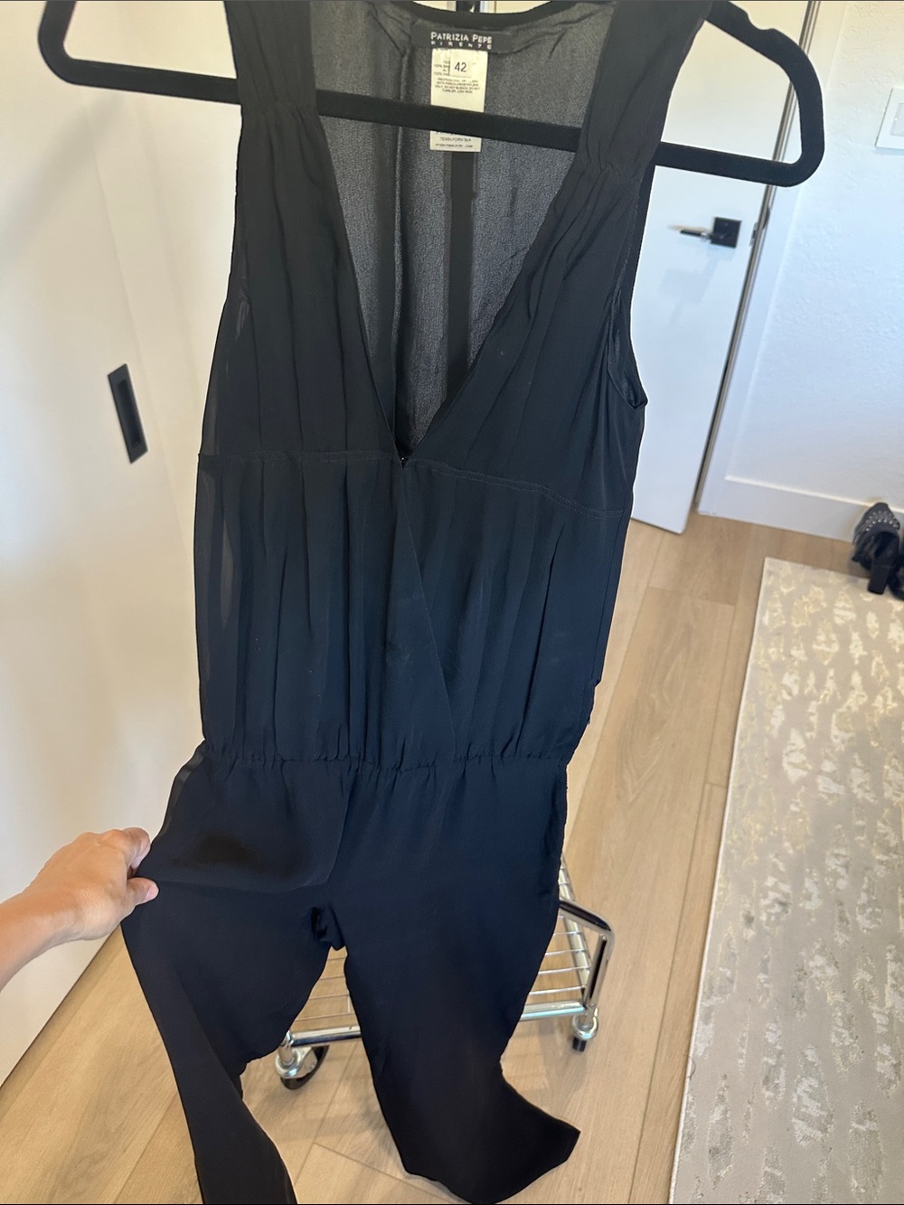 Patrizia Pepe Black Sleeveless V-Neck Jumpsuit with Elastic Waist